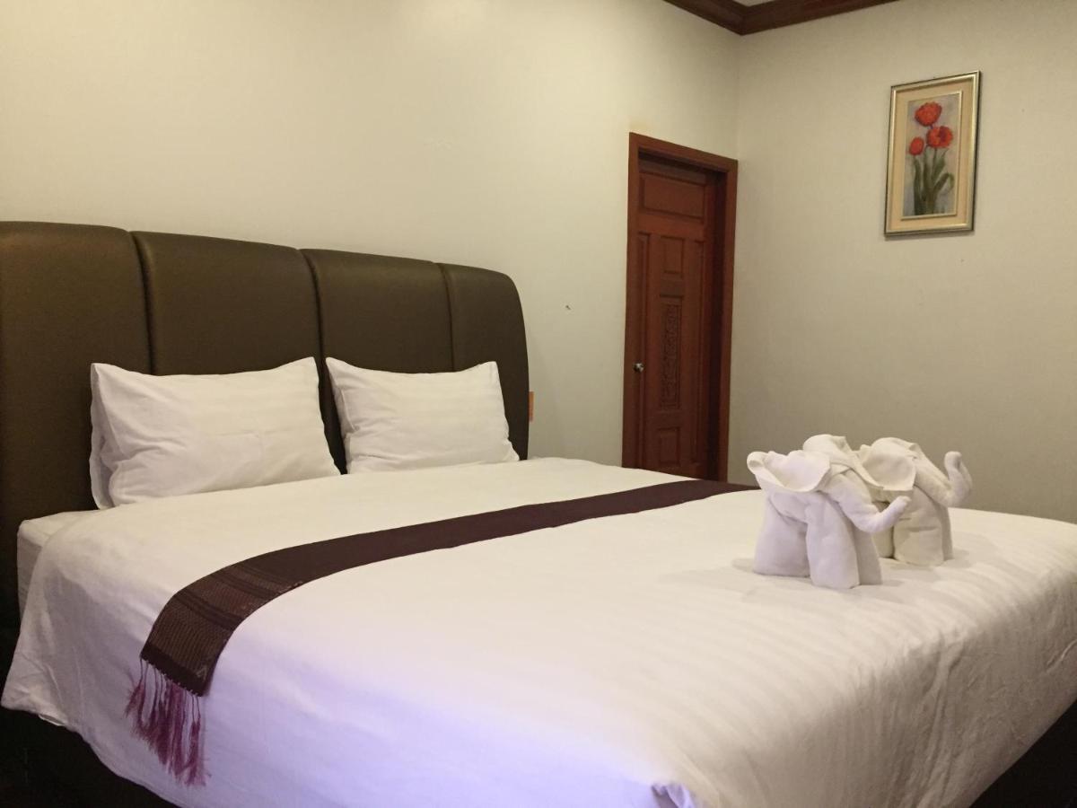 Nakhone Champa Hotel Pakse Buitenkant foto
